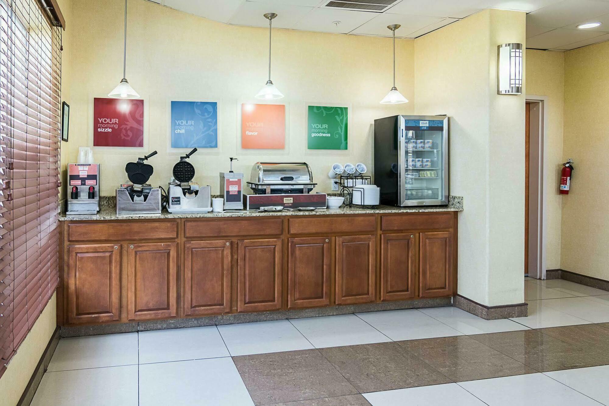 切萨皮克朴茨茅斯凯富套房酒店 外观 照片